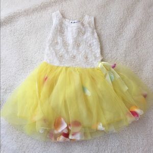 Cute floral Dress 2T 🥰😍💕